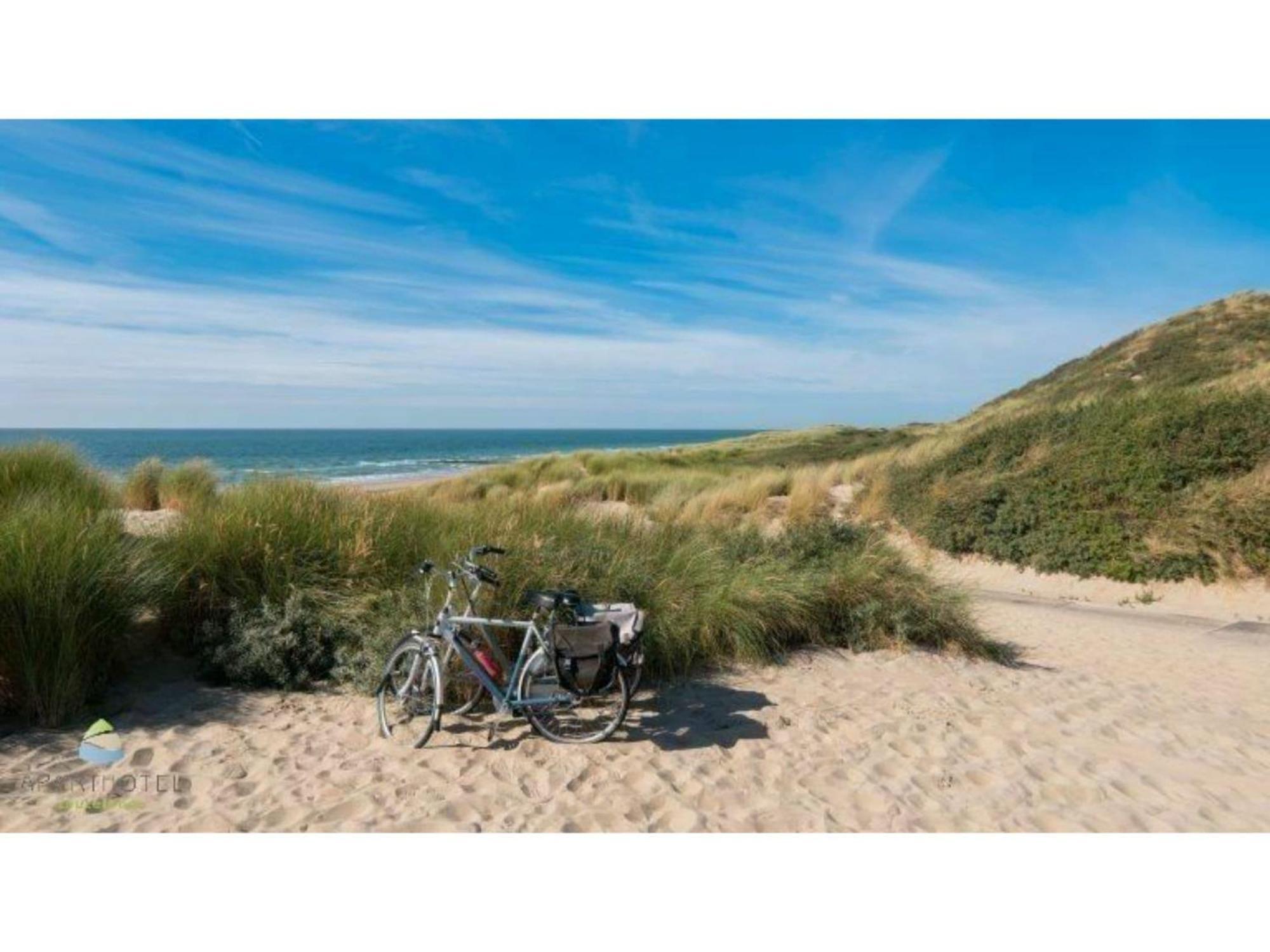 Luxurious Studio For 2 People A 1 Minute Walk From The Beach Of Zoutelande Exterior photo