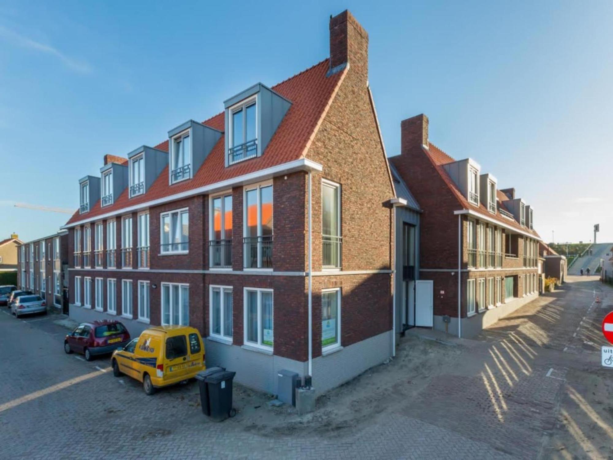 Luxurious Studio For 2 People A 1 Minute Walk From The Beach Of Zoutelande Exterior photo